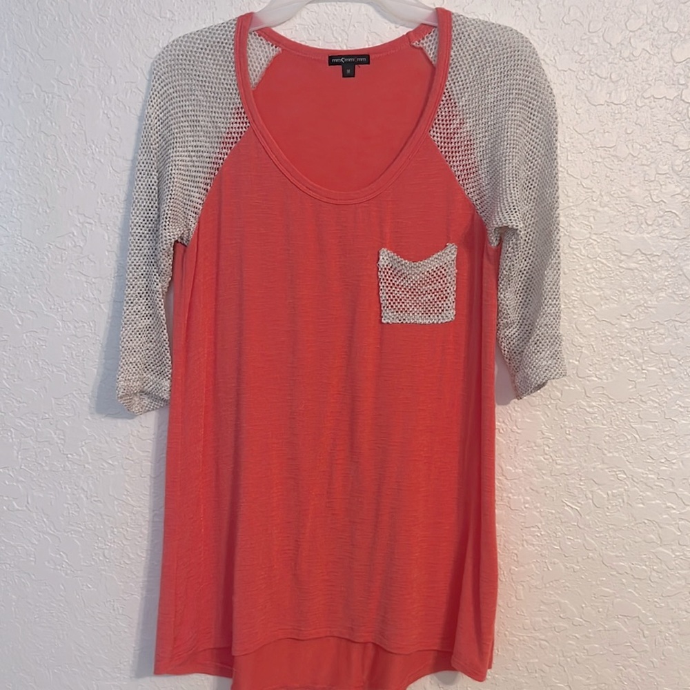 Light weight ladies top.